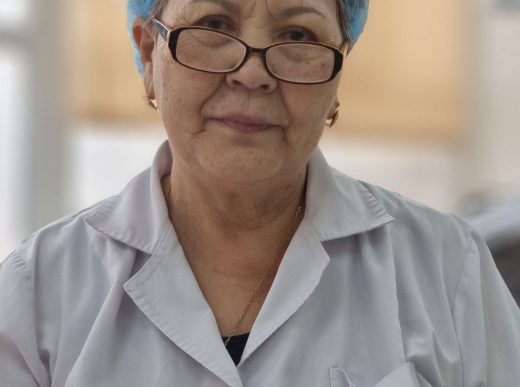 Кочорбаева Сыйна Абдыкадыровна стоматолог терапевт высшей категории